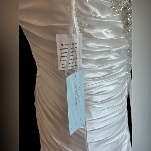 Morilee by Madeline Gardner Mermaid Style Strapless Wedding Gown Size 4. - Picture 4 of 8